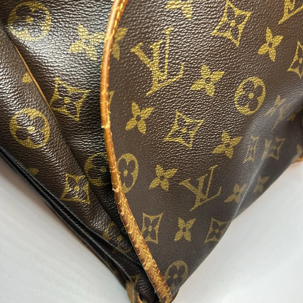 Louis Vuitton LOUIS VUITTON Monogram Saumur